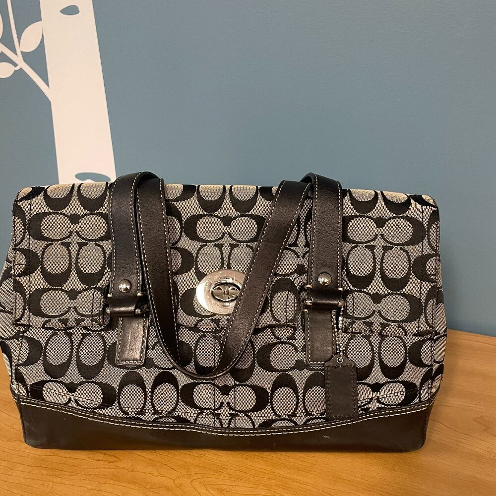 COACH Hamptons Signature Satchel